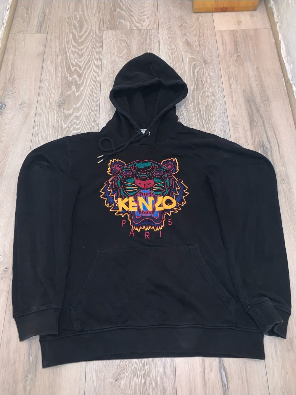 KENZO Tiger Embroidery Multicolor Black Hoodie Size: X-Large